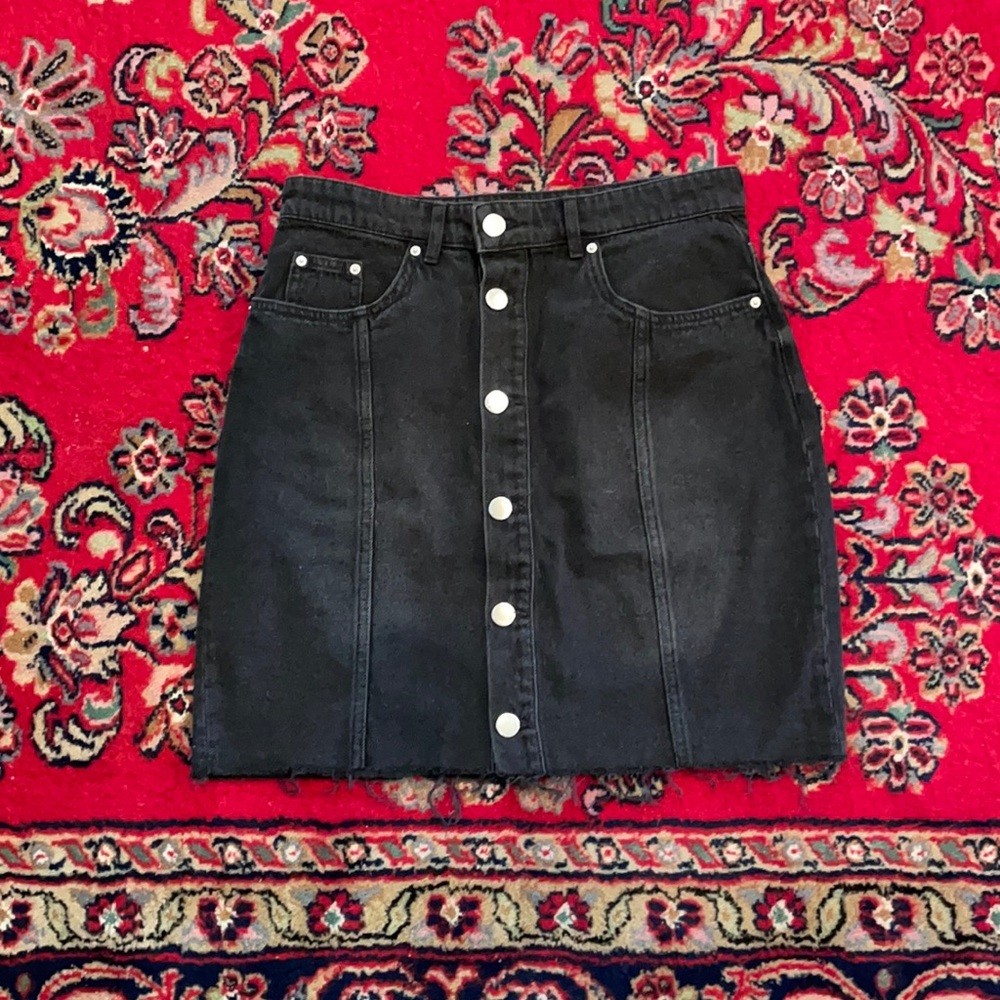 H&M - Raw Hem, High Waisted Button Mini Skirt